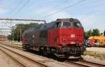 Bis gestern fuhren die Güterzüge nur bis Padborg mit E-Lok(aus Deutschland kommend)ab Padborg übernahmen dann die dänischen Kultdiesel Litra MX, MY und MZ die Züge...hier ist die DBS/RSC Litra MZ 1457 auf Rangierfahrt im dänischen Padborg. 06.08.2015