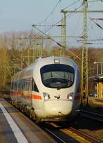 br-0-605-ice-td-bis-2015/573359/dsbdb-ice-td-0605-004104204504-tz5504-verlaesst DSB/DB ICE-(T)D 0605 004/104/204/504 Tz5504 verlässt hier als ICE 381 nach Berlin Ostbahnhof aus Aarhus kommend Schleswig Richtung Hamburg. 04.01.2015