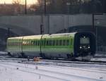 Der  grüne  Zug(Energiesparwerbung)der DSB MF/FF/MFB 50/54/5275 verlässt hier Aarhus Richtung Aalborg. 19.12.2009(üaV)