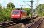 RSC 185 324-8 rauscht hier mit dem Ewals/Rhenus KLV-Zug durch Schleswig. 10.08.12 (750)