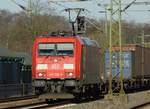 br-0-185-321-337-traxx-f-140-ac2/548304/rsc-0185-336-2-mit-dem-volvo-zug RSC 0185 336-2 mit dem Volvo-Zug in Schleswig 24.03.2017
