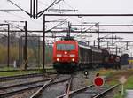DBS/RSC 185 332-1 hat hier mit einem Gz Einfahrt in den Bahnhof Padborg. 04.11.2013