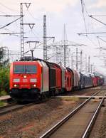DBS/RSC 0185 336-2 mit dem EZ-Z 44780(kann aber muss nicht 835m lang sein Zug)bei der Durchfahrt in Jübek. 13.06.2014