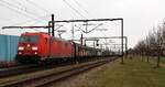 DBCSC 185 331 hat den Zug von 185 328 übernommen und verlässt hier Padborg/DK Richtung Süden. 13.03.2026