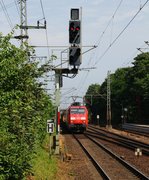 EG 3105 aus Richtung Neumünsterkommen durchfährt hier den Bahnhof von Elmshorn.