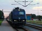 20.48h im Grenzbahnhof Padborg, der CNL 473 aus Kopenhagen hat Einfahrt gezogen von der DSB EA 3010  Søren Hjorth (Scandia/BBC 1986, 3700kW, 80t, 175 km/h).