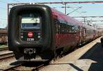 DSB ER 21/23/22/2039 und ein unbekannter ER Triebwagen hielten in Pattburg, lie�en die Fahrg�ste aussteigen und fuhren dann als Leerfahrt Richtung Norden. Pattburg/DK 14.08.2026