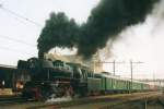 Scanbild von 23 023 mit Dampfsonderzug in Geldermalsen am 23 April 2004.