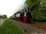 91 134 und 112 703 (203 230) als Leerzug unterwegs nach Putbus kurz vor dem Hundeplatz Sassitz (Ortsteil von Bergen auf Rgen) am 21.5.16