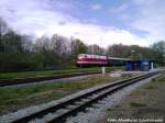 MTEG 118 770-7 mit Bghw wagen und als Schlusslicht 112 565-7 (DB 202 565-8) beider Einfahrt in Putbus am 12.5.13