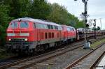 abfahrt der 218 321-8,und einer schwesterlok,mit den sylt-shuttle vom bf niebüll,nach sylt,24.05.15