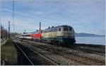 Die Westfrankenbahn 218 460-4  Conny  und die DB 218 419-0 haben in Lindau den von Zürich kommenden EC 191 übernommen und verlassen nun den Bodensee in Richtung München Hbf.