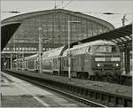 Die DB 218 330-9 in Hamburg Hbf.