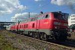 IC mit 218 456 legt sich in Göppingen am 14 September 2019 in die Kurve.