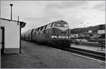 Die DR 118 799-6 beim Halt mit einem Reisezug in Bad Doberan.