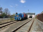 V22 der LEG und 232 561 vor der LEG-Werkstatt am 2.5.16