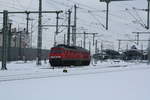 232 117 verlsst den Gterbahnhof Halle/Saale und fhrt durch den Bahnhof Halle/Saale Hbf durch am 10.2.21