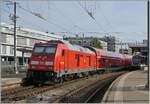 Die den IRE schiebnede DB 245 006 wartet in Schaffhausen auf die Abfahrt in Richtung Singen.