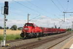 261 070 mit einem Gterzug bei der Durchfahrt im Bahnhof Niemberg am 5.7.21