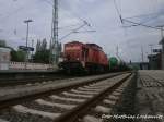 298 318 mit einem kesselzug bei der durchfahrt des Bahnhofs Bergen auf Rgen am 29.5.15