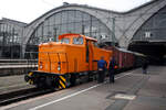 345 137 mit 23 1097 (35 1097) stehen als Sonderzug im Bahnhof Leipzig Hbf bereit am 30.3.24