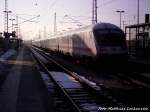 Die Letzten sonnenstrahlen Des Tages im Bahnhof Bergen auf Rgen + der InterCity Mit BR 101 bei Der Ausfahrt Ausm Bahnhof in Richtung Stralsund Hbf am 21.12.12