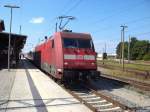 101 033-9 mit dem IC 2184 mit ziel Ostseebad Binz und am Ende 101 041-2 im Bahnhof Bergen auf Rgen