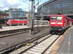 112 176 als RB mit ziel Vad Oldesloe & BR 101 mit einem IC bei der Einfahrt in den Bahnhof Hamburg Hbf am 1.9.13