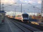 101 063-6 mit einem InterCity (IC) mit ziel Frankfurt (M) Flughafen bei der Ausfahrt aus Bergen auf Rügen am 7.12.13