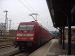 101 023-0 mit einem InterCity (IC) mit ziel Ostseebad Binz bei der Ausfahrt aus Bergen auf Rügen am 20.1.14