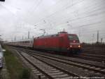 101 050-3 mit einem InterCity beim einfahren in dn Bahnhof Halle (Saale) Hbf am 14.9.14