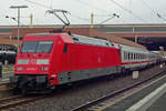 DB 101 051 treft am 28 Dezember 2019 in Düsseldorf Hbf ein.