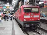 112 171-4 als RE mit ziel Kiel Hbf im Bahnhof Hamburg Hbf am 31.8.13