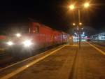 112 182 mit dem RE3 mit ziel Stralsund Hbf im Bahnhof Halle (Saale) Hbf am 2.3.19