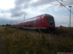 143 899-4 mit dem RE9 mit ziel Ostseebad Binz bei der Ausdfahrt aus Altefhr am 7.8.13