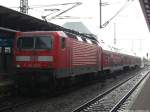 143 300-2 als S2 mit ziel Gstrow im Bahnhof Rostock Hbf am 27.9.13