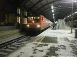 143 957 standte als RB 37800 mit ziel Lutherstadt Wittenberg im Bahnhof Halle (Saale) Hbf am 29.12.14