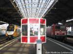 ODEG ET 445.115 und 143 324-2 im Bahnhof Halle (Saale) Hbf am 10.10.15