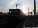 143 002 im Morgenlichen Bahnhof Halle-Nietleben am 27.2.16