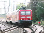 143 002 bei der Einfahrt in den Bahnhof Halle (Saale) Hbf am 2.8.17