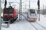 143 932 und 412 040 im Bahnhof Halle/Saale Hbf am 10.2.21