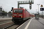 143 591 bei der Einfahrt in den Endbahnhof Halle/Saale Hbf am 19.8.21