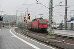 143 591 verlässt den Bahnhof Halle/Saale Hbf in Richtung Eilenburg am 16.12.21