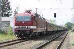 232 601 der WFL mit 243 005 verlsst den Bahnhof Ortrand in Richtung Groenhain am 14.5.22