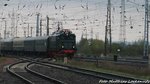 E44 044 mit dem Sonderzug bei der einfahrt in Grokorbetha am 17.4.16