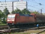 145 078-2 mit einem Gterzug kurz vor dem Bahnhof Halle (Saale) Hbf am 15.5.15