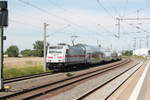 146 577 mit ihrer IC2 Garnitur bei der Durchfahrt in Niemberg am 30.7.20