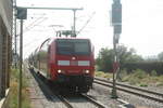 146 030 mit dem RE30 mit ziel Magdeburg Hbf bei der einfahrt in den Bahnhof Stumsdorf am 11.8.20