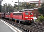 151 095-7 zog mit einer schwesterlok einen erzzug am 06.10.13 durch hh-harburg