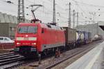 KLV mit 152 152 durchfahrt Würzburg Hbf am 14 September 2017.